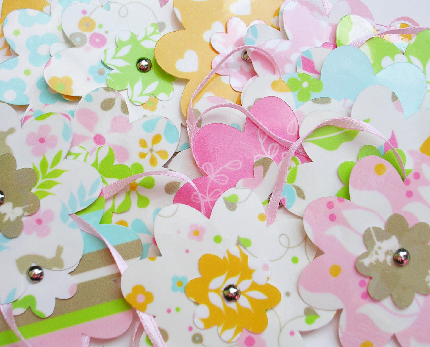 Garland: Small Flower: Various • Bella