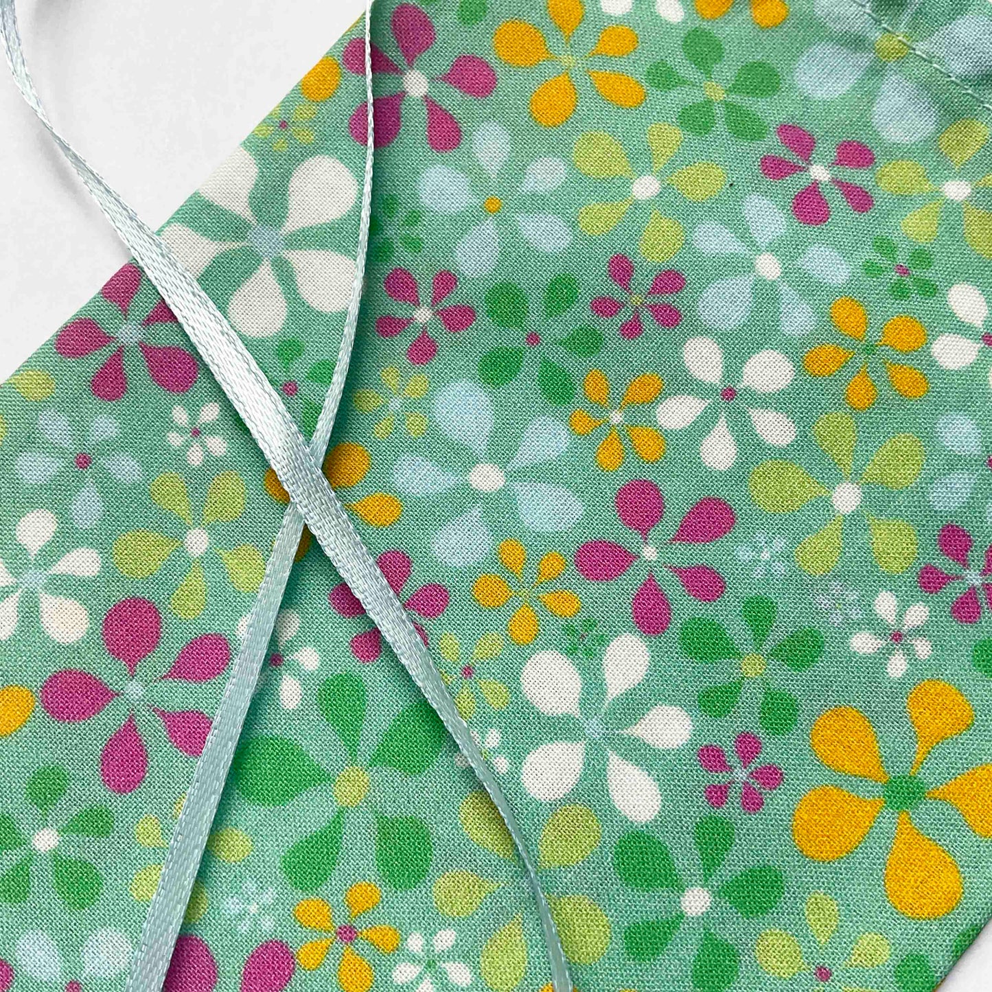 Giftbag: Bloom • Cassandra