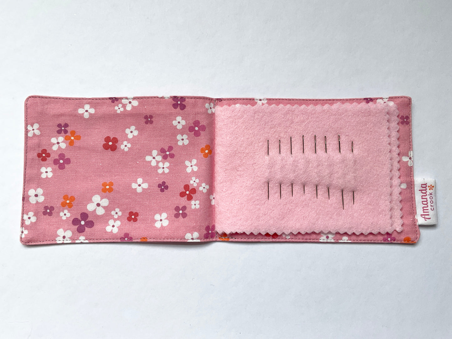 Needlebook: Daisy • Maria